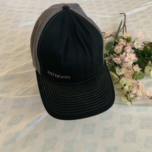 Men hat color black and gray brand Richardson